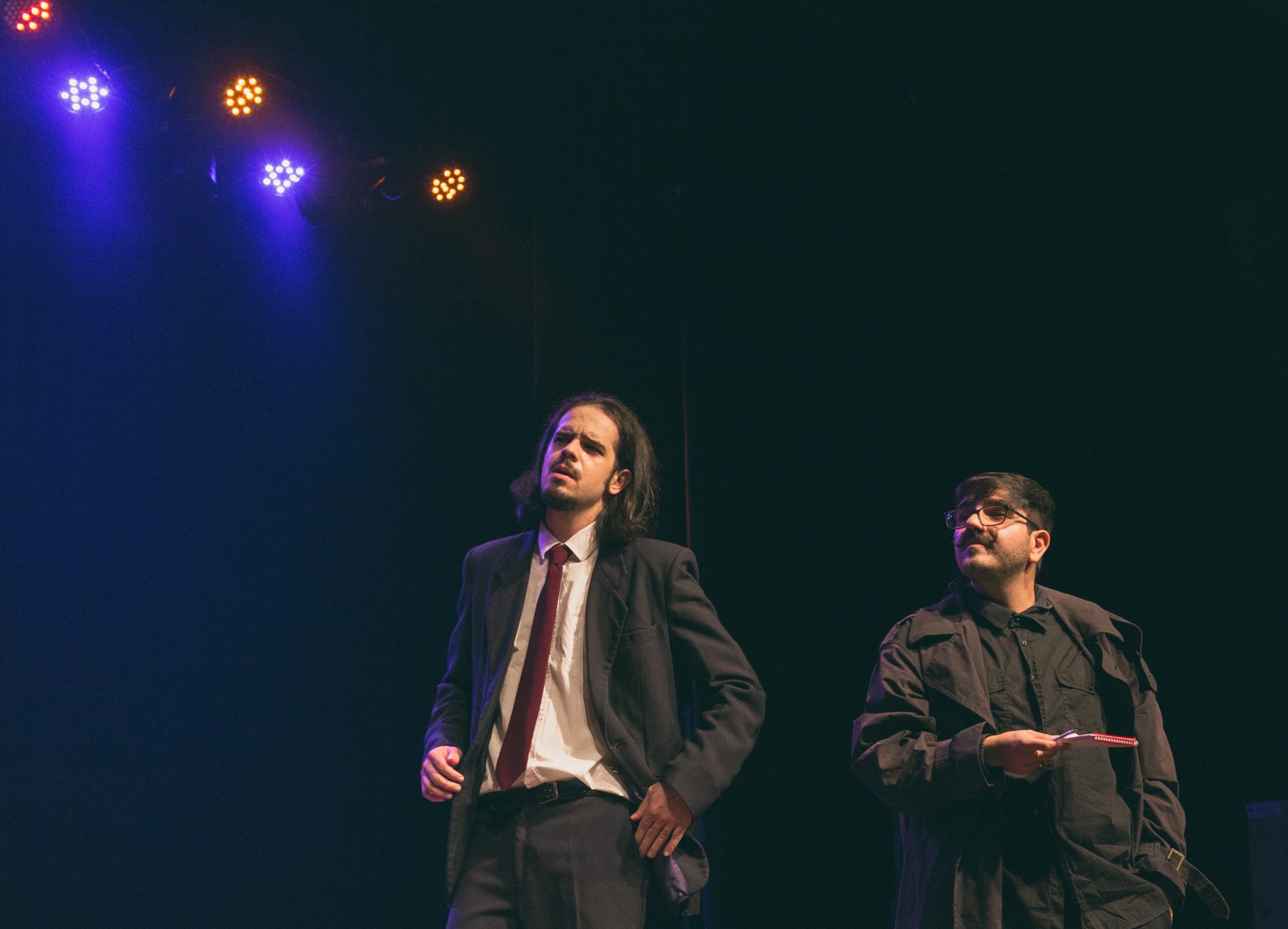 Suspeitos no teatro