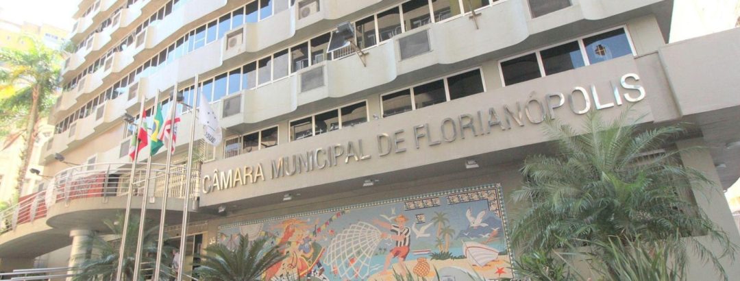 UMA HISTÓRIA COM MAIS NOMES