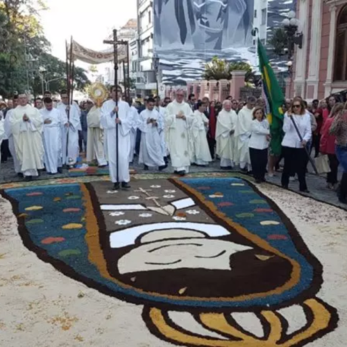 FÉ SOBRE OS TAPETES