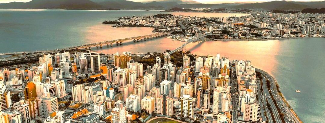 353 anos: crescer é inevitável — evoluir é escolha