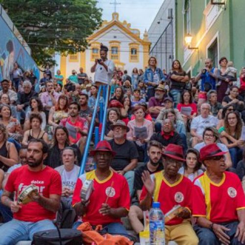 SAMBA DE VOLTA À ESCADARIA