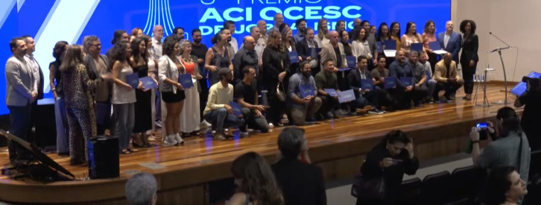 O tempo, o Jornalismo e o blazer nosso de cada dia