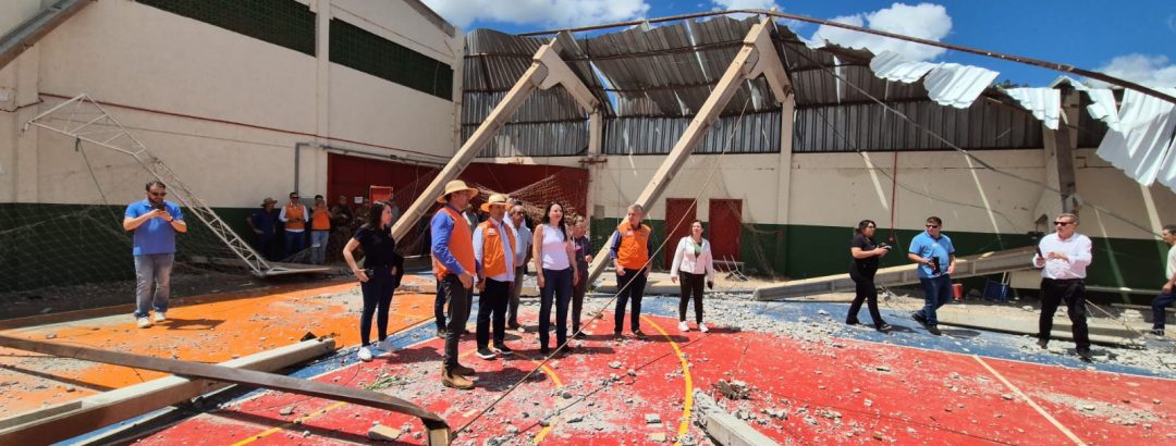 Governador anuncia a construção de bunkers em escolas estaduais